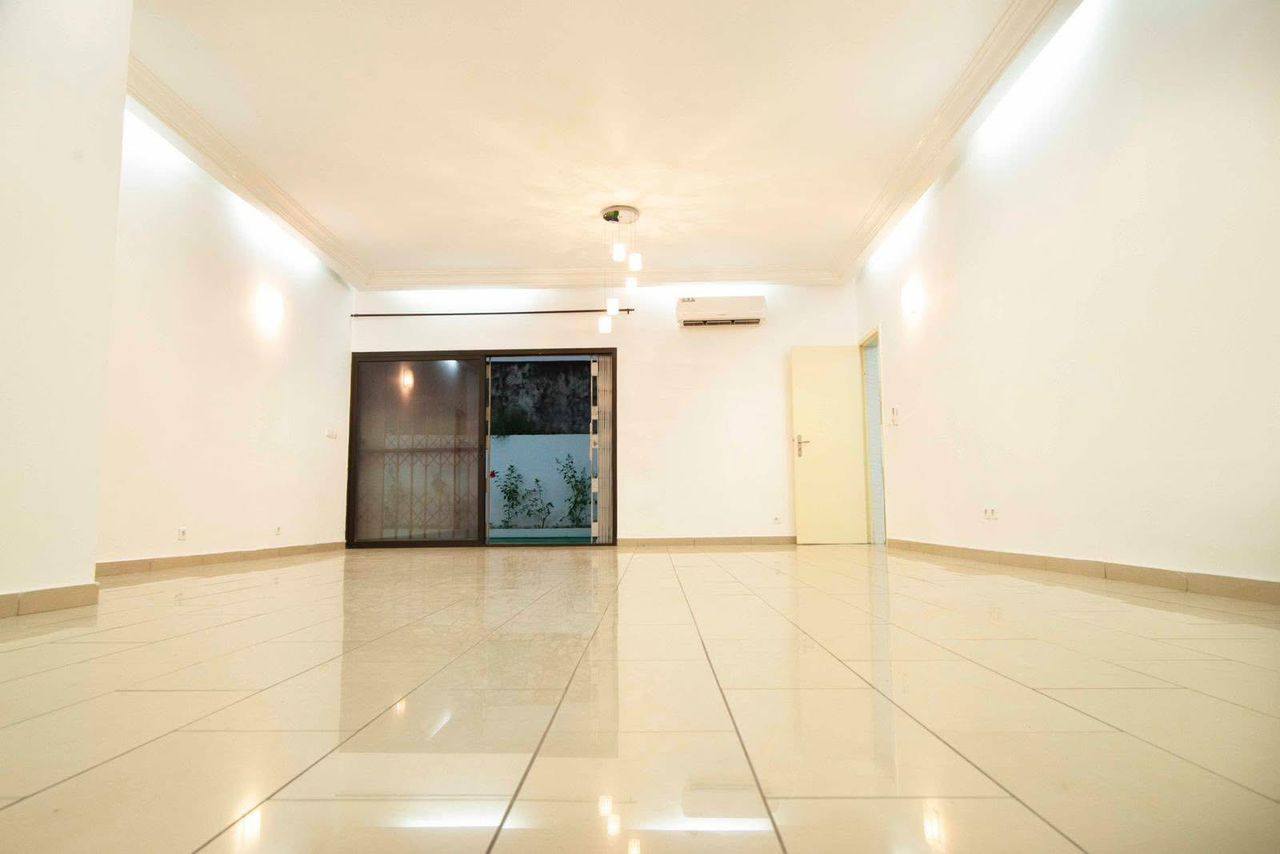 Villa basse de 05 pièces - Image 3