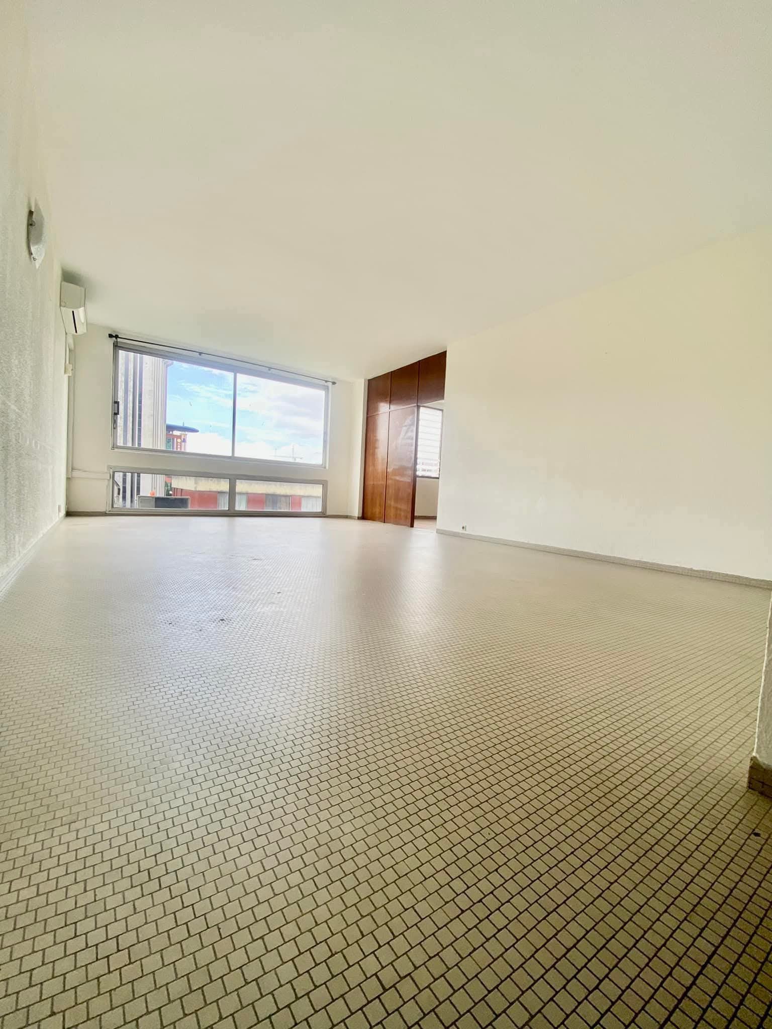 Chic et beau Appartement 3 pièces - Image 2