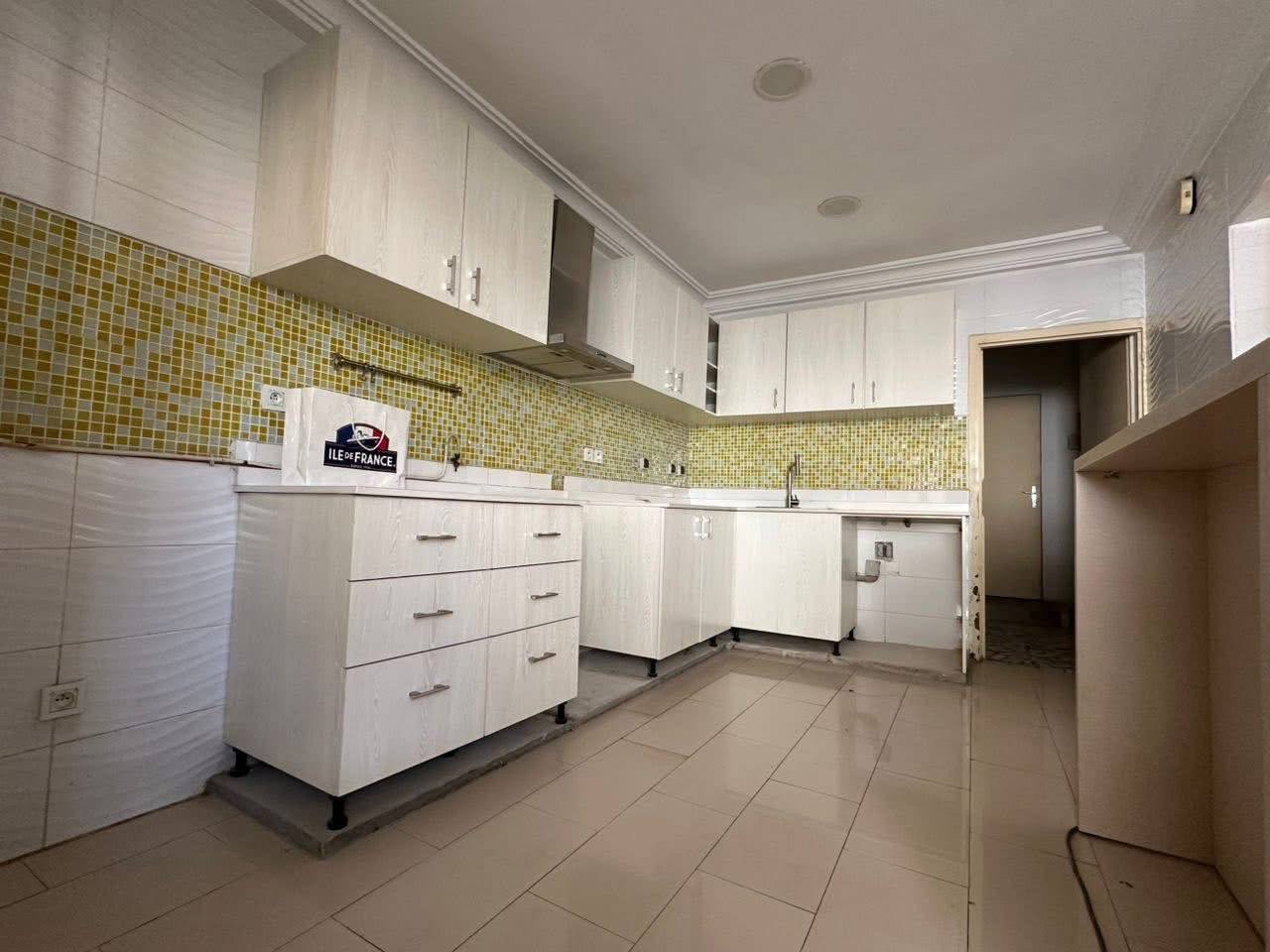 Villa basse de 05 pièces - Image 4