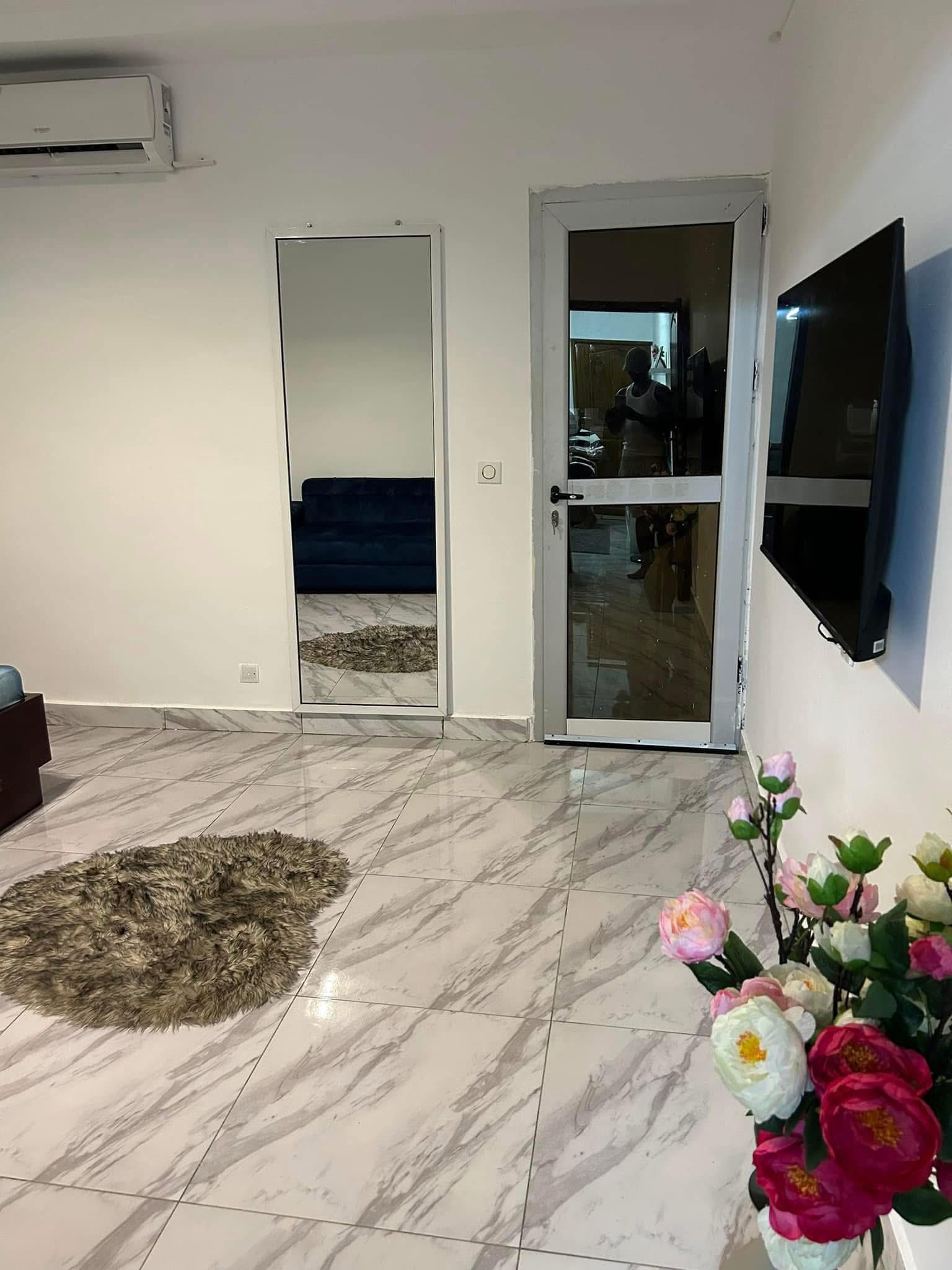 Résidence meublée CHAMBRE SALON.